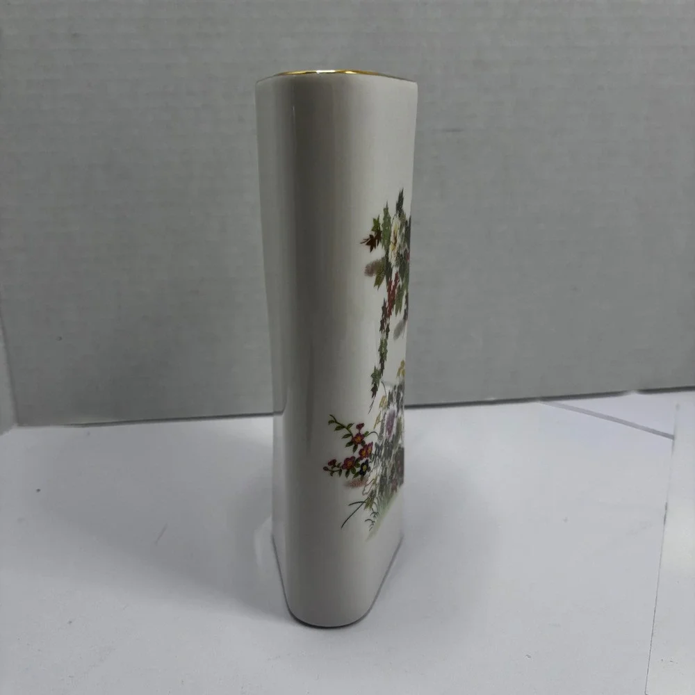 Vintage Japanese Porcelain Vase Bird‎ and Floral Gilt Trim Hexagon Diamond Shape